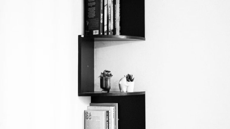 Optimiser le rangement en petit appartement : 7 solutions 2026